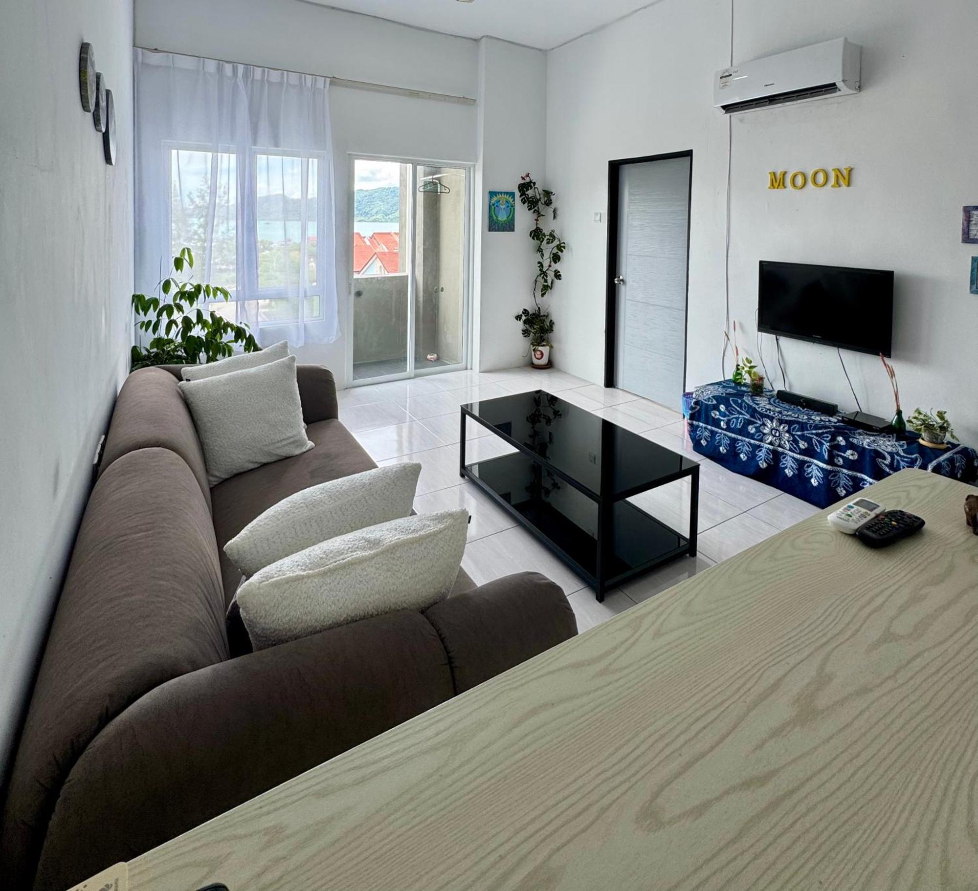 Full Moon Apartment Kuah Kültér fotó